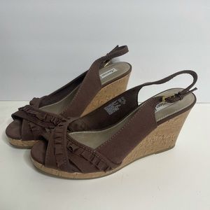 American Eagle Brown Wedge Sandal Heels Size 9 Women’s With Ruffles